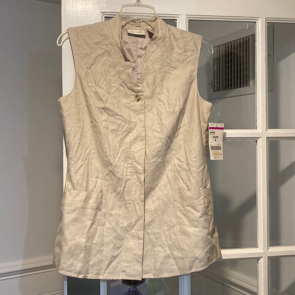 mosaic Tops - Mosaic size 8 vest good condition